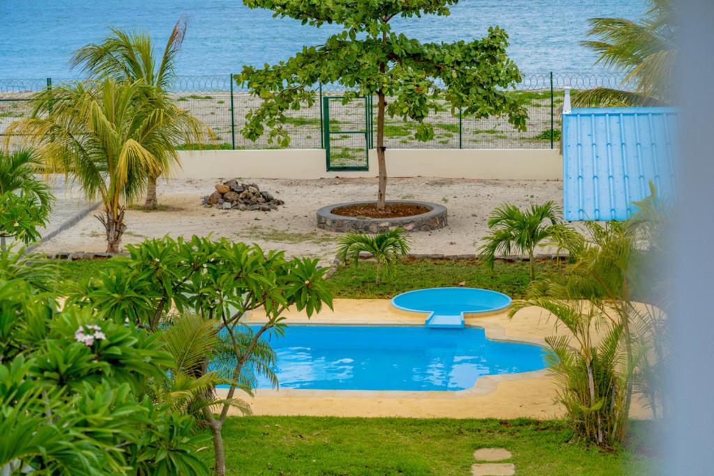 Stella Marris Beachfront Villa Pointe aux Sable Exterior photo