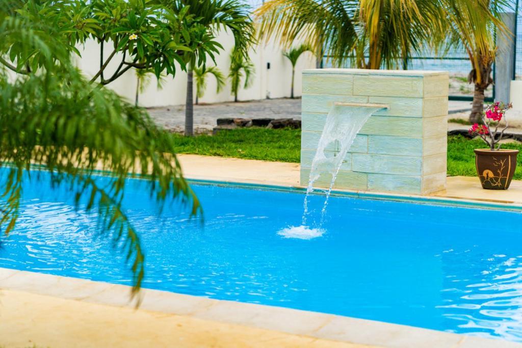 Stella Marris Beachfront Villa Pointe aux Sable Exterior photo